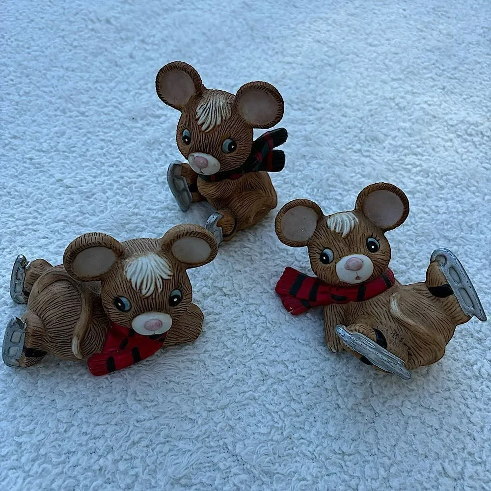 Set of 3 Adorable Vintage Homco Porcelain Ice Skating Winter Mice‎